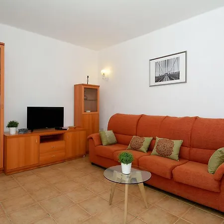 Vela Puerto Del Carmen * بويرتو ذيل كارمين